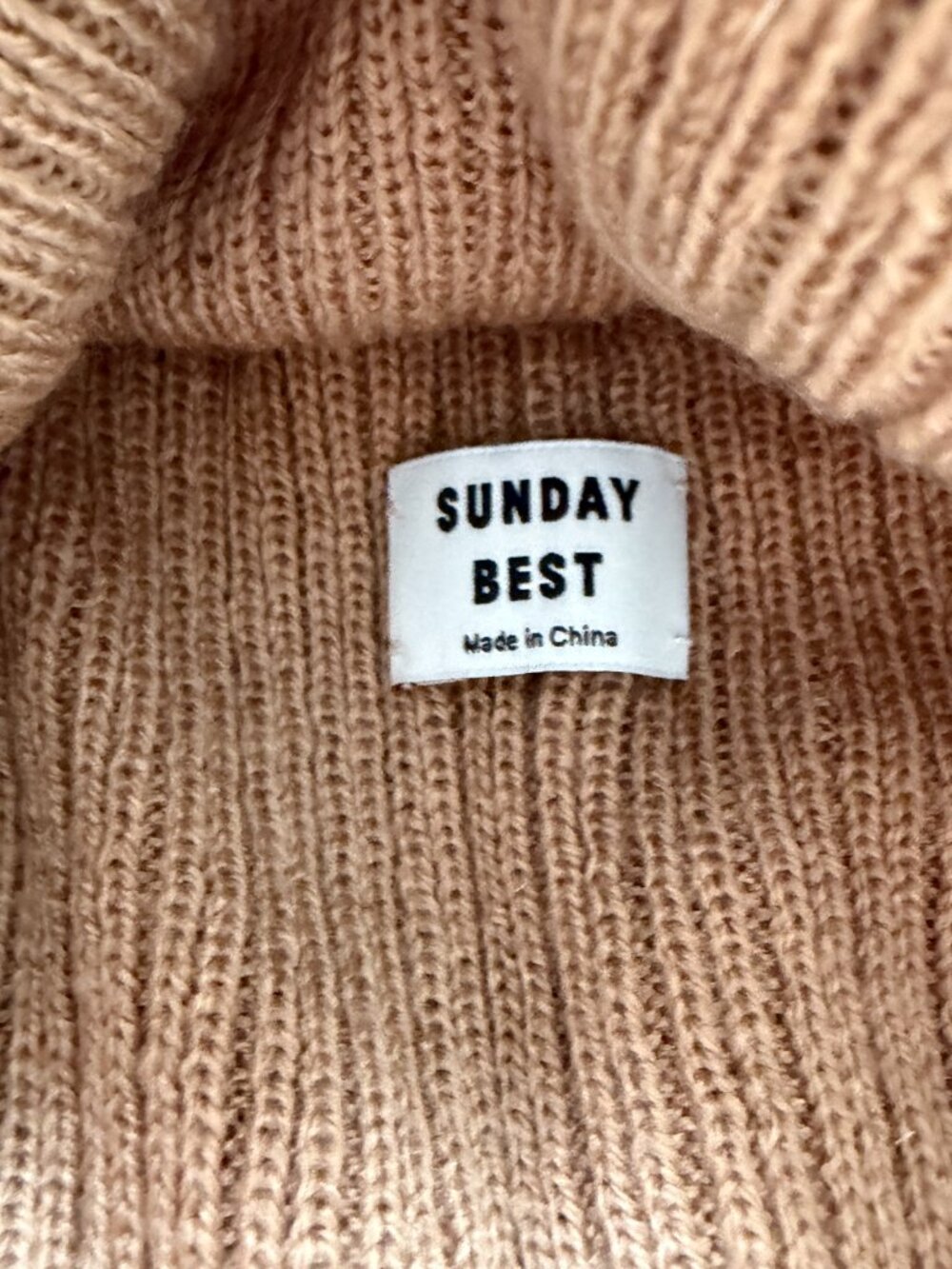 Aritzia Sunday Best Snowflake Ribbed Beanie - Picture 4 of 7